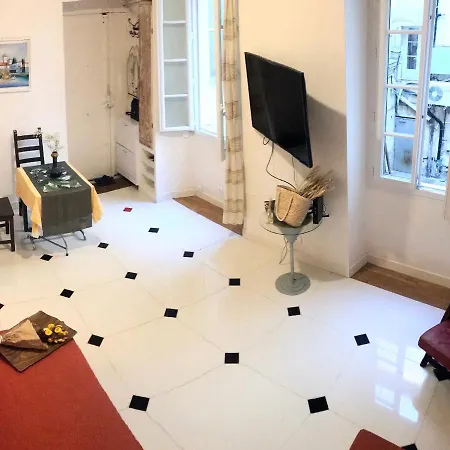 Apartment Claudia - Central -Quiet- Near The Sea- Ac- Private Parking Nice